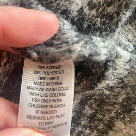 Women's vneck light & dark grey marble sweater size L - Picture 6 of 8